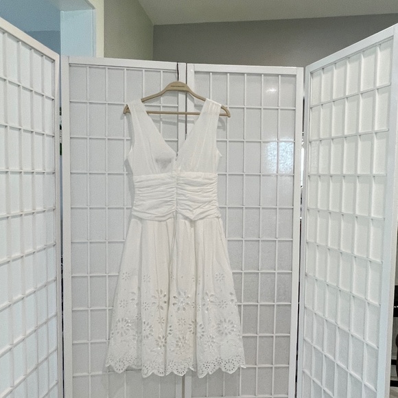 S.L Fashions White Eyelet Dress size 4P - Picture 2 of 3
